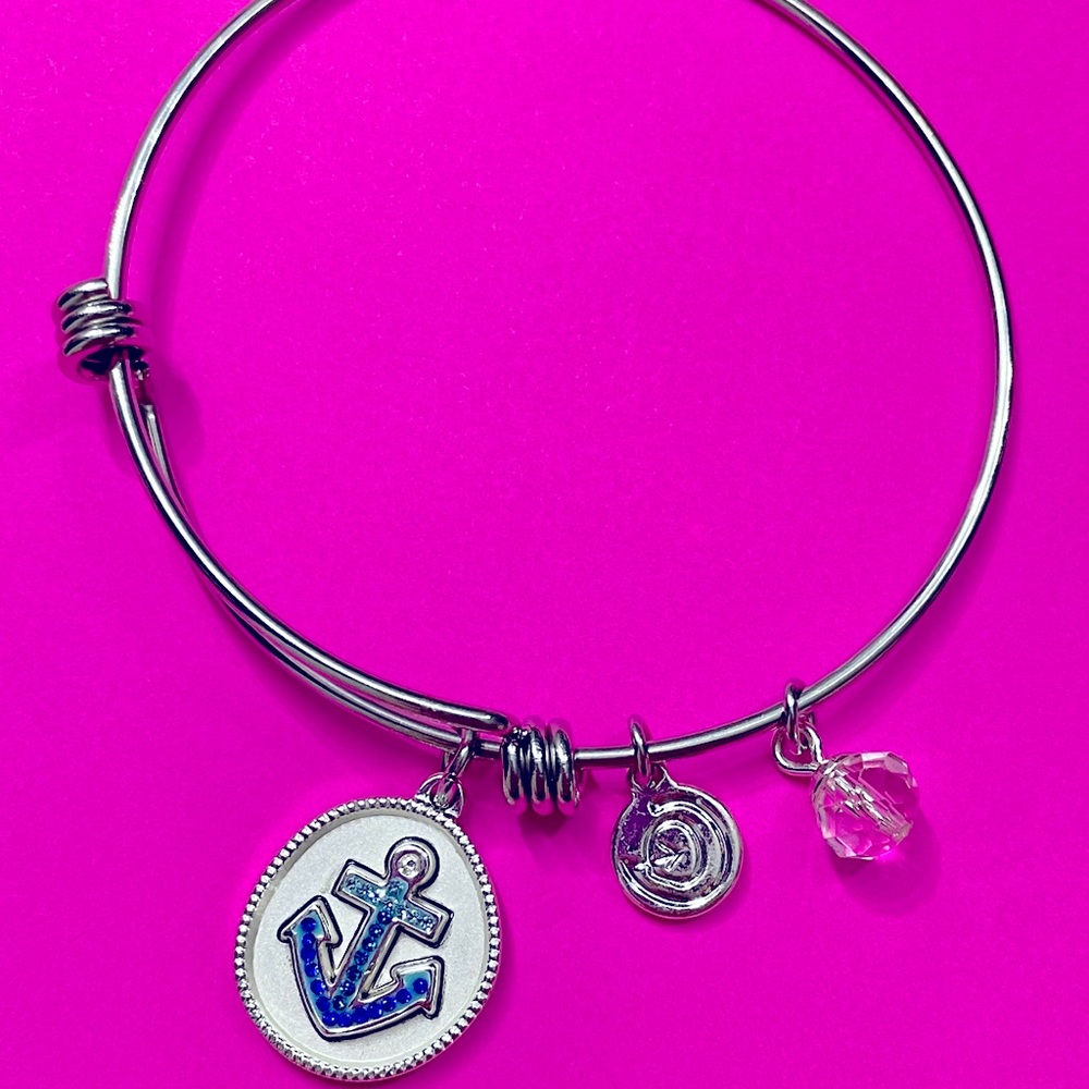Anchor charm bracelet